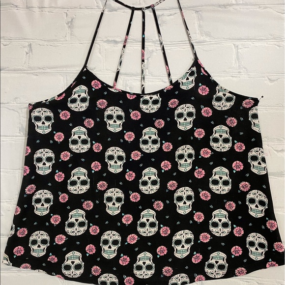Plus Skull & Roses Tank - Picture 2 of 6